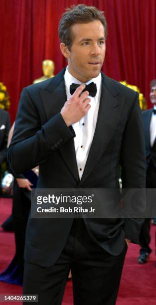 Ryan Reynolds arrives on the red carpet at the 82nd annual Academy Awards, March 7, 2010 in Los Angeles, California.