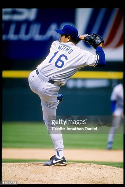 Pitcher Hideo Nomo of the Los Angeles Dodgers winds up for the pitch. Mandatory Credit: Jonathan Daniel /Allsport