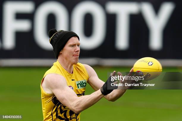 Jack Riewoldt of the Tigers marks the ball during a Richmond Tigers AFL training session at Punt Road Oval on June 22, 2022 in Melbourne, Australia.