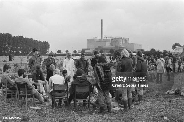 Protest at fast breeder reactor Kalkar activists at fast breeder reactor, July 25, 1981.