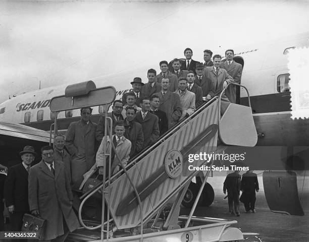 Soccer departure Dutch national team Schiphol to Sweden, 18 May 1954, DEPARTURE, sports, soccer, The Netherlands, 20th century press agency photo,...