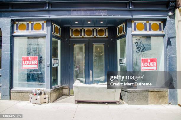 empty local for commercial rent - couch close up stock pictures, royalty-free photos & images