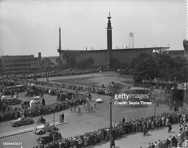Tour de France , departure from Amsterdam, the Tour caravan leaves the Stadion, July 8 sports, cycling, The Netherlands, 20th century press agency...