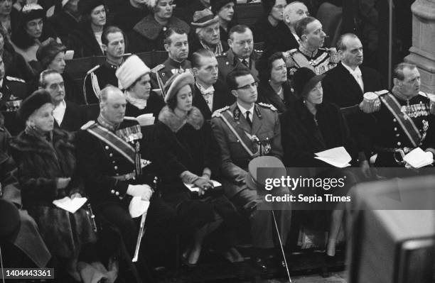 Burial Princess Wilhelmina in Delft. From left to right Ina, Countess of Athlone, King Olav of Norway, Queen Fabiola and King Baudouin of Belgium,...