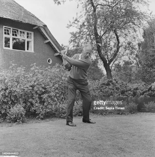 King Leopold in Eindhoven to compete in golf matches. King Leopold of Belgium, 21 June 1963, golf, The Netherlands, 20th century press agency photo,...