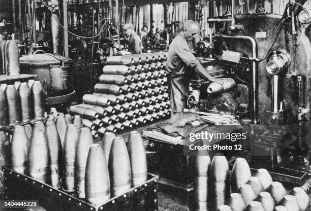 Artillery Shell Photos and Premium High Res Pictures - Getty Images