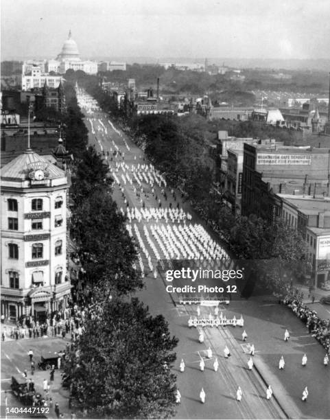 Ku Klux Klan parade, Washington, D.C., on Pennsylvania Ave., N.W. 1920's.