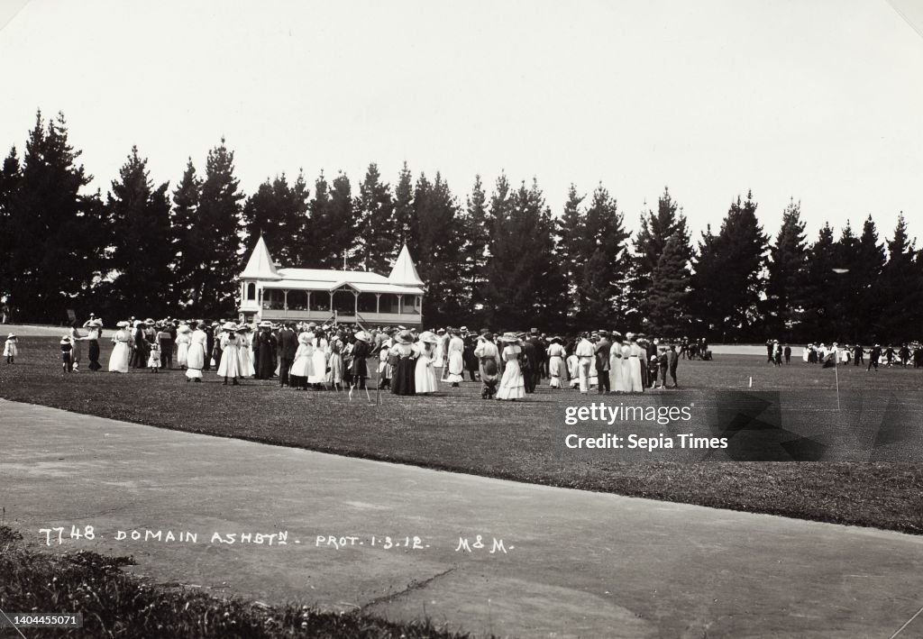 Humphreys' Boarding House, Te Wairoa, after eruption, June 10 1886, Burton Brothers studio, photography studio, 1886, New Zealand, gelatin dry plate process