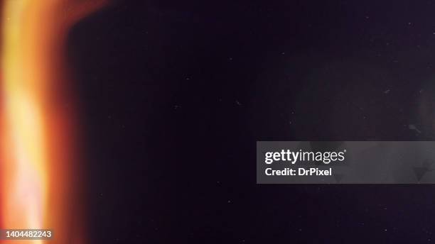 defocused gradient background with light leak and dust - brulé photos et images de collection