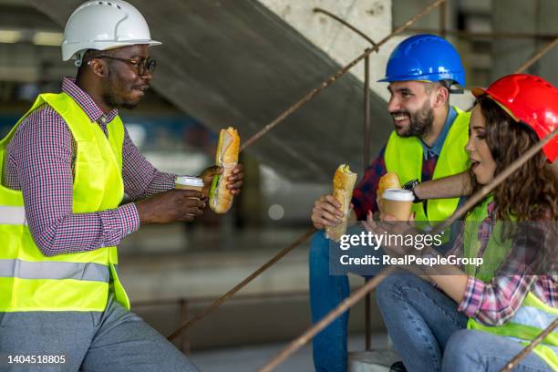 time for a break - construction lunch stock pictures, royalty-free photos & images