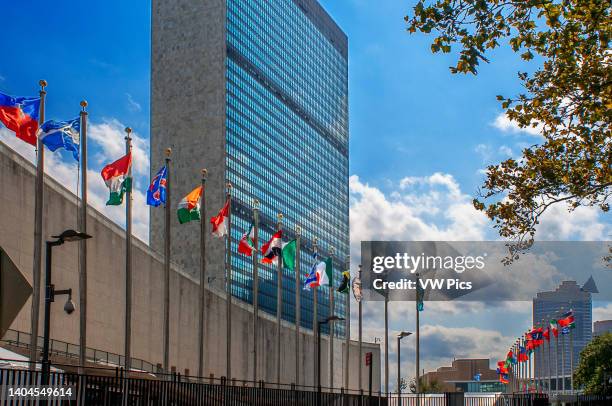 Building of the United Nations Headquarters in Lower Midtown. Between the 42nd and 48th Street at 1st Avenue. Manhattan, New york, USA. In the...