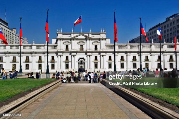 La Moneda Palace, La Constituicion square, Santiago, Chile.