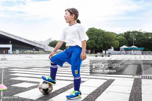 japanese girl who wants to be a soccer player. - athlete bulges stock pictures, royalty-free photos & images