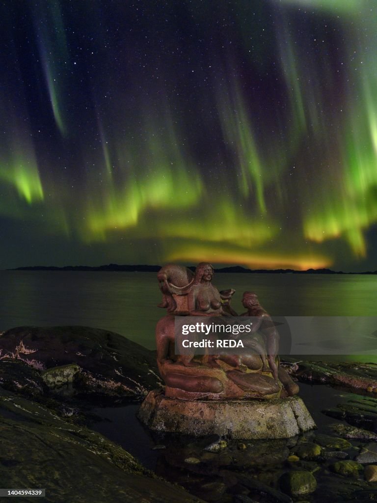 Northern lights over the Mother of the sea, Sassuma Arnaa - a... News ...