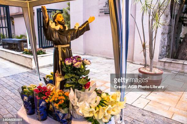 Sao Paulo, SP, Brasil, . DIA DE SaO FRANCISCO. Imagem esculpida de Sao Francisco de Assis na Igreja de Sao Francisco de Assis, durante o dia dedicado...