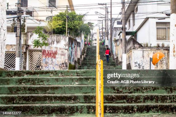 Sao Paulo, SP, Brasil, . BECO. Escadaria e beco no bairro Jardim Jabaquara, zona sul de Sao Paulo, SP. – FOTO: ALF RIBEIRO Staircase, alley, lane,...