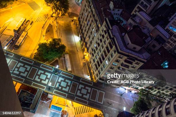 Sao Paulo, SP, Brasil . VIADUTO SANTA IFIGÊNIA. Vista aérea noturna do centro antigo da cidade, com destaque para o Viaduto Santa Ifigênia e Terminal...