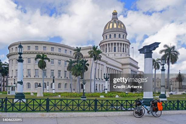 El Capitolio/National Capitol Building/Capitolio Nacional de La Habana in the city centre of Havana on the island Cuba, Caribbean.