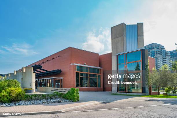 waterloo ontario canada canadian clay and glass gallery - art gallery of ontario stock pictures, royalty-free photos & images