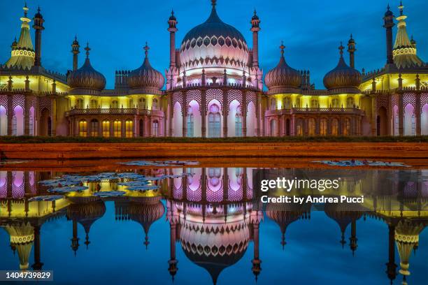 royal pavilion, brighton, east sussex, united kingdom - sussex südostengland stock-fotos und bilder