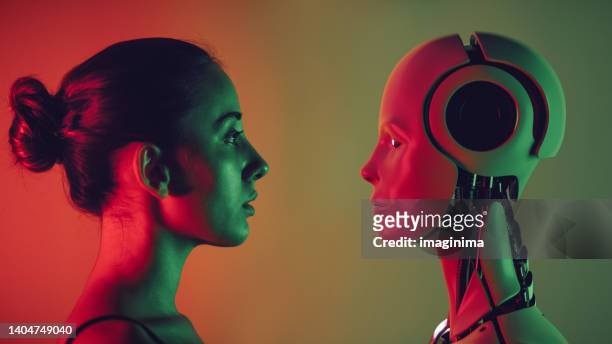 humain vs robot - interrogatoire photos et images de collection