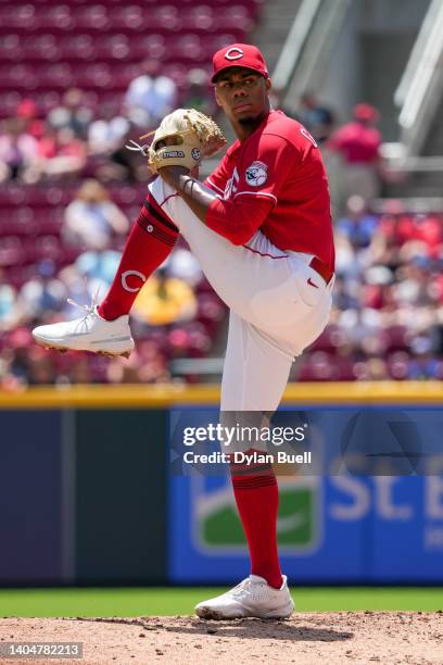 Hunter Greene of the Cincinnati Reds pitches in the second inning against the Los Angeles Dodgers at Great American Ball Park on June 23, 2022 in...