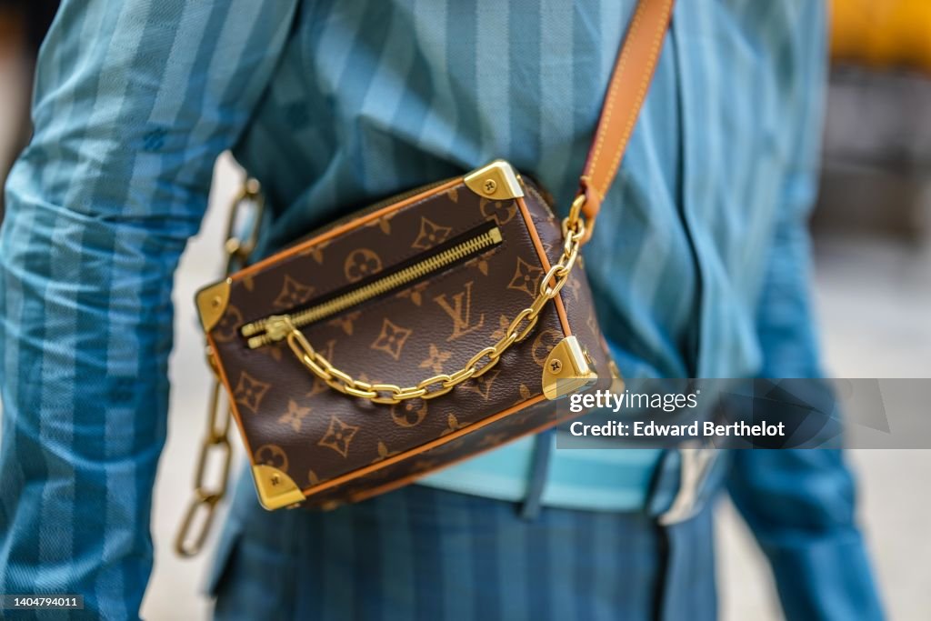 Street Style - Paris Fashion Week - Menswear Spring/Summer 2023 : Day Three