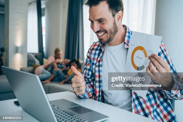 father working from home. - infectious disease contact diagram stock pictures, royalty-free photos & images