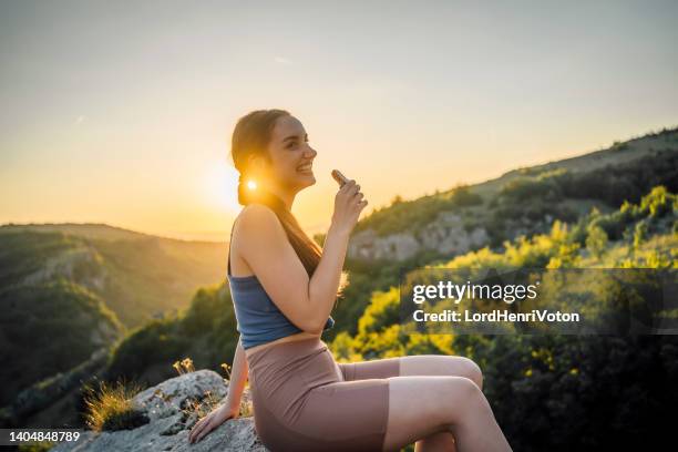 taking a break - muesli bar stock pictures, royalty-free photos & images