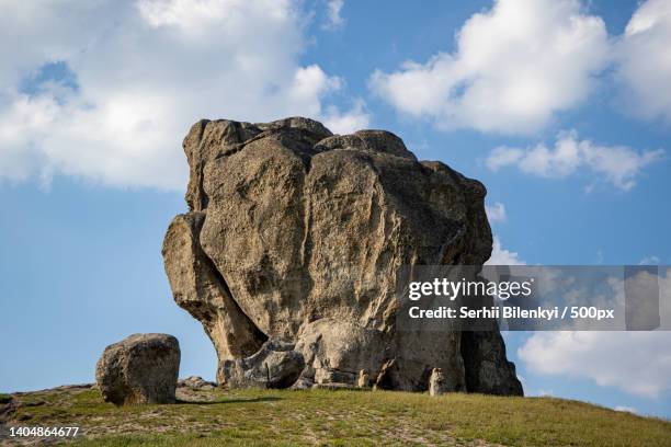 Low Back Rocks 23,904 Low Rock Stock Photos, High-Res Pictures, and Images - Getty Images
