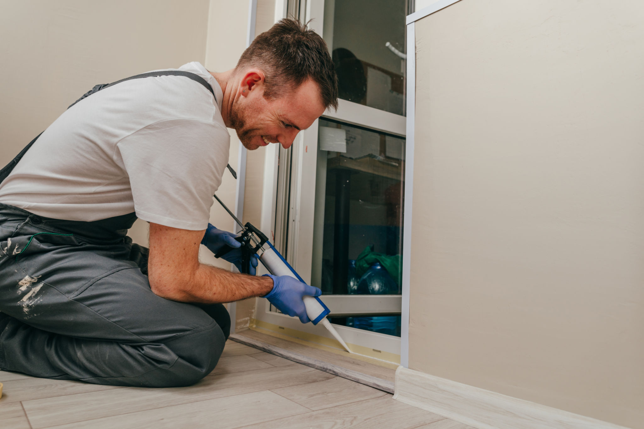 sealing home cracks
