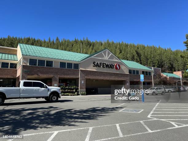 Facade of Safeway supermarket in Truckee, California, June 15, 2022. Photo courtesy Sftm.