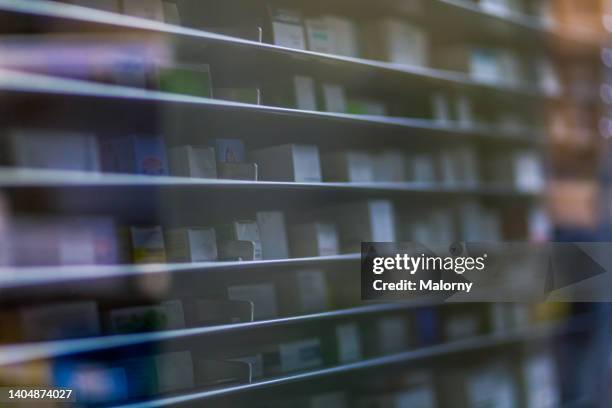 commissioning machine in pharmacy. - medicine cabinet stock pictures, royalty-free photos & images