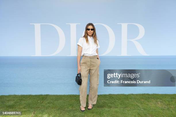 Jessica Biel attends the Dior Homme : Photocall - Paris Fashion Week - Menswear Spring/Summer 2023 on June 24, 2022 in Paris, France.