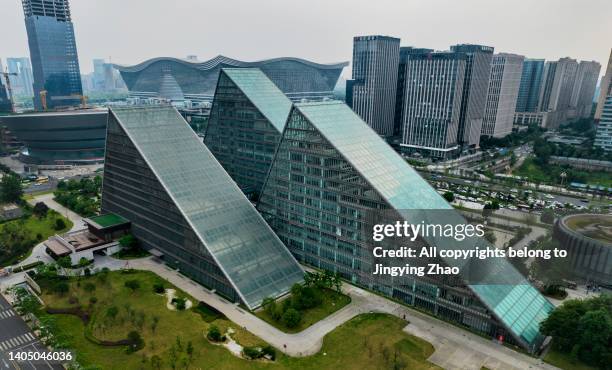 aerial photography of peculiar triangular buildings in chengdu - novelty item 個照片及圖片檔