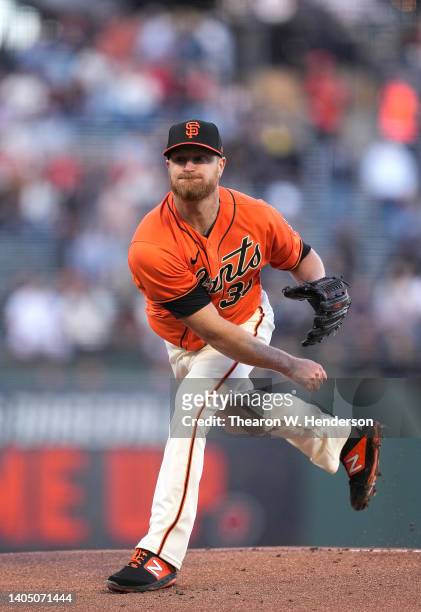 Alex Cobb of the San Francisco Giants pitches against the Cincinnati Reds in the top of the first inning at Oracle Park on June 24, 2022 in San...