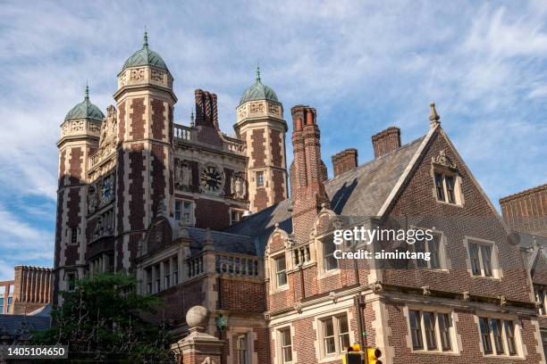 historische viereckarchitektur von upenn - university of pennsylvania stock-fotos und bilder