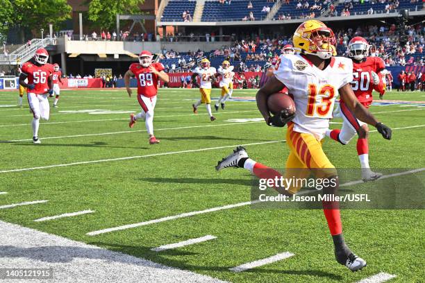 Maurice Alexander of the Philadelphia Stars returns a punt for a touchdown in the fourth quarter of the game New Jersey Generals at Tom Benson Hall...