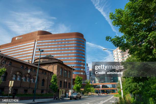 street view of penn medicine - university of pennsylvania stock pictures, royalty-free photos & images