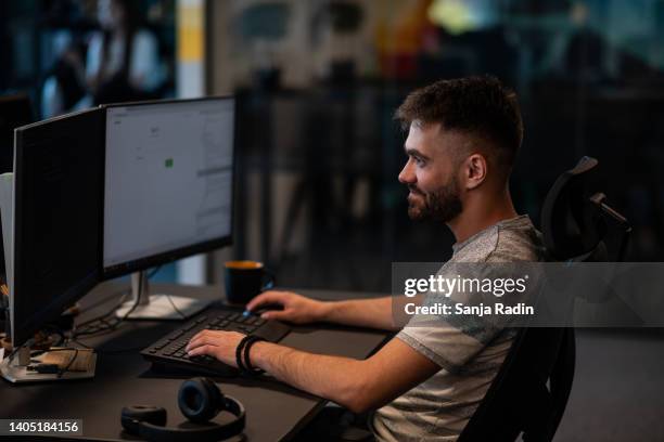 255 Sticky Notes Covering Computer Monitor Stock Photos, High-Res ...