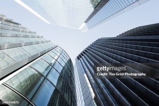 modern office buildings - corporate hierarchy fotografías e imágenes de stock