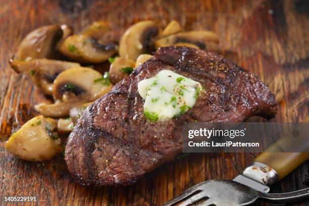 medium rare top sirloin steak - lombo de vaca imagens e fotografias de stock