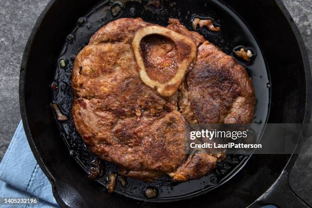 pan seared beef shanks - bone marrow stock pictures, royalty-free photos & images