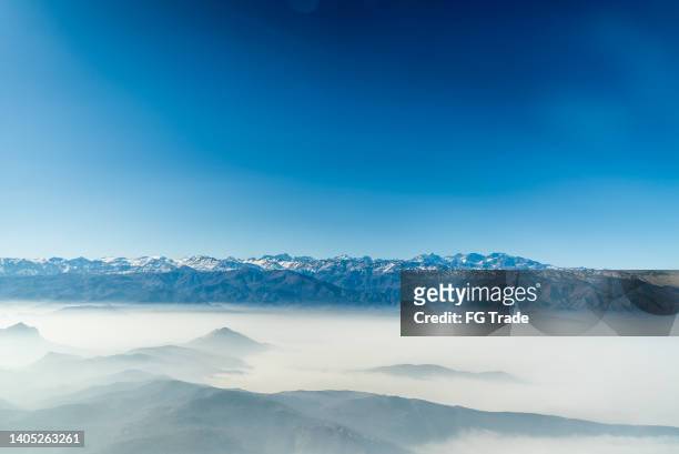 view of the andes mountains - los andes mountain range in santiago de chile chile stock pictures, royalty-free photos & images