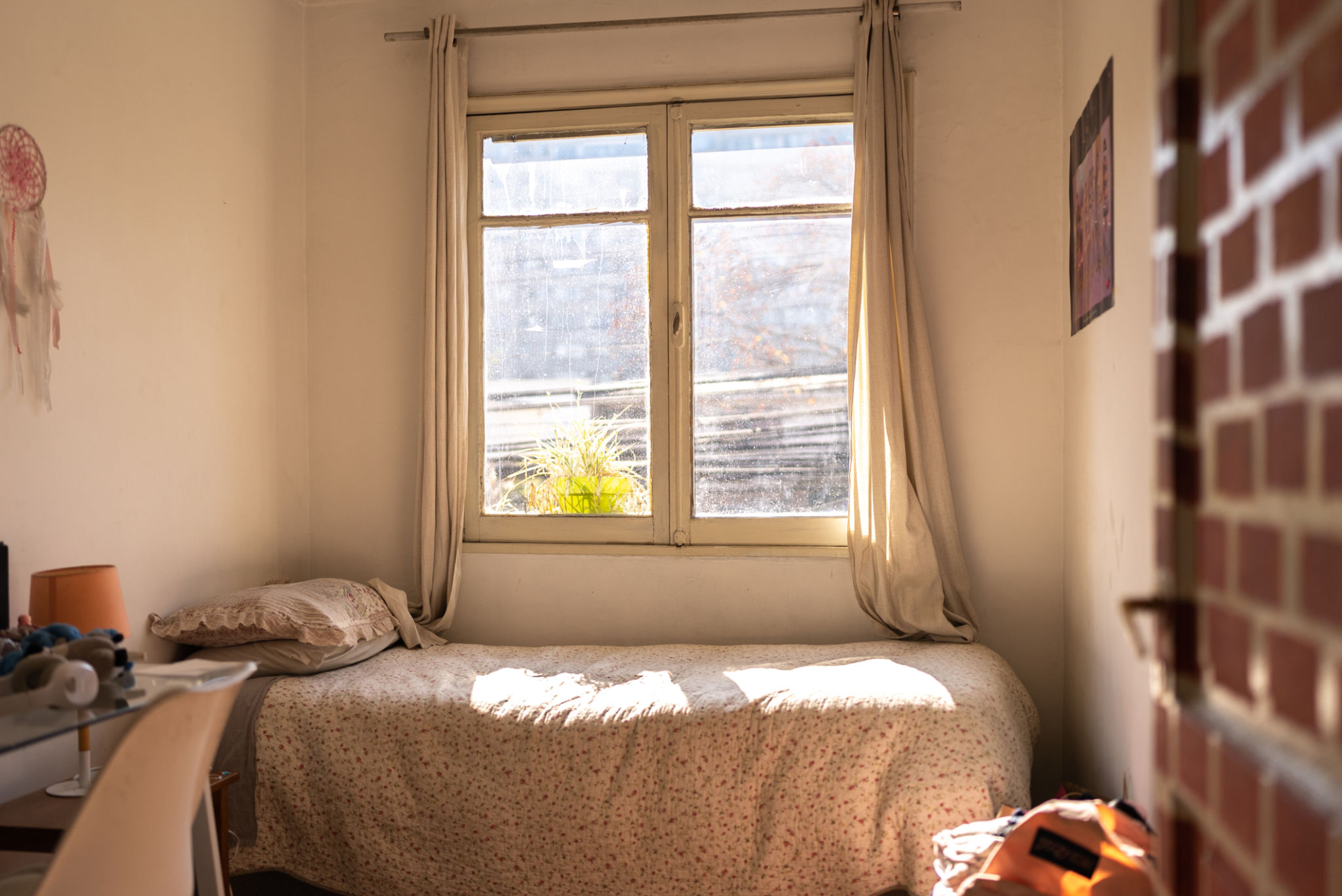 bedroom with light bedding