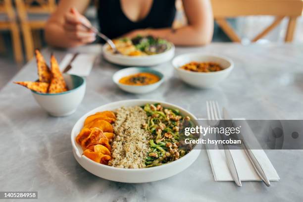 healthy food - húmos imagens e fotografias de stock