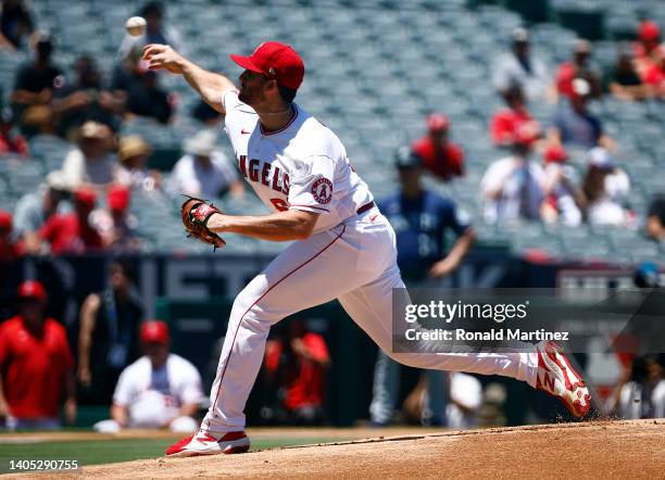 Andrew Wantz of the Los Angeles Angels throws against the Seattle Mariners in the first inning at Angel Stadium of Anaheim on June 26, 2022 in...