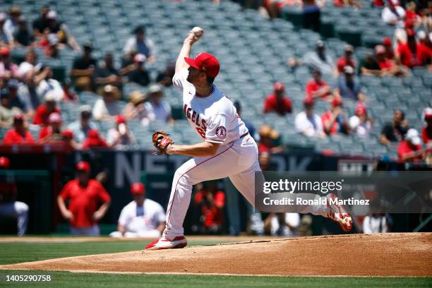 Andrew Wantz of the Los Angeles Angels throws against the Seattle Mariners in the first inning at Angel Stadium of Anaheim on June 26, 2022 in...