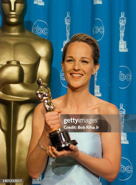 Oscar Winner Helen Hunt backstage at Academy Awards Show, March 23, 1998 in Los Angeles, California.