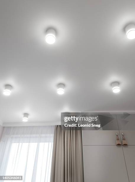 ceiling light construction in modern room interior - halogen light stock pictures, royalty-free photos & images